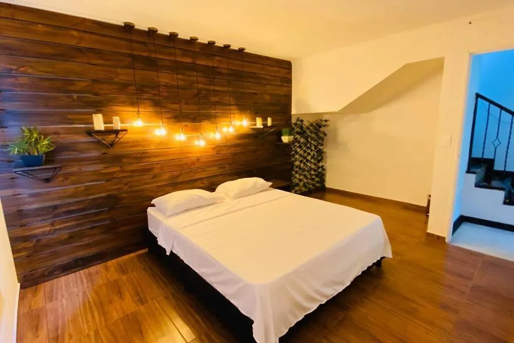 Casa Encanto Laureles! Casa Premium Medellin Con Parking- Estadio, Metro 0*,