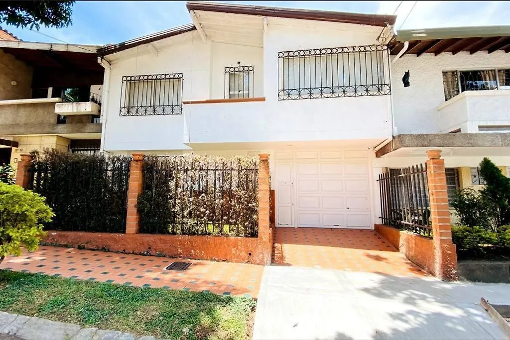 Casa Encanto Laureles! Casa Premium Medellin Con Parking- Estadio, Metro Apartment