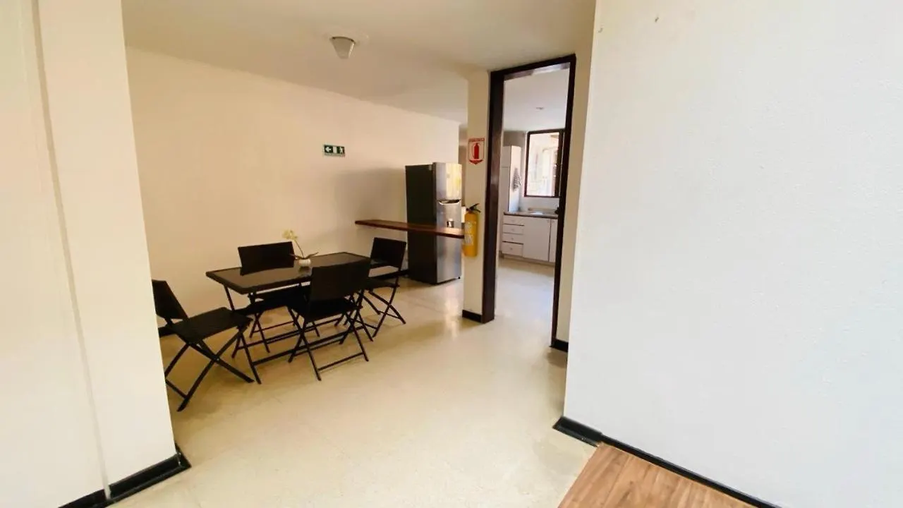 Casa Encanto Laureles! Casa Premium Medellin Con Parking- Estadio, Metro location