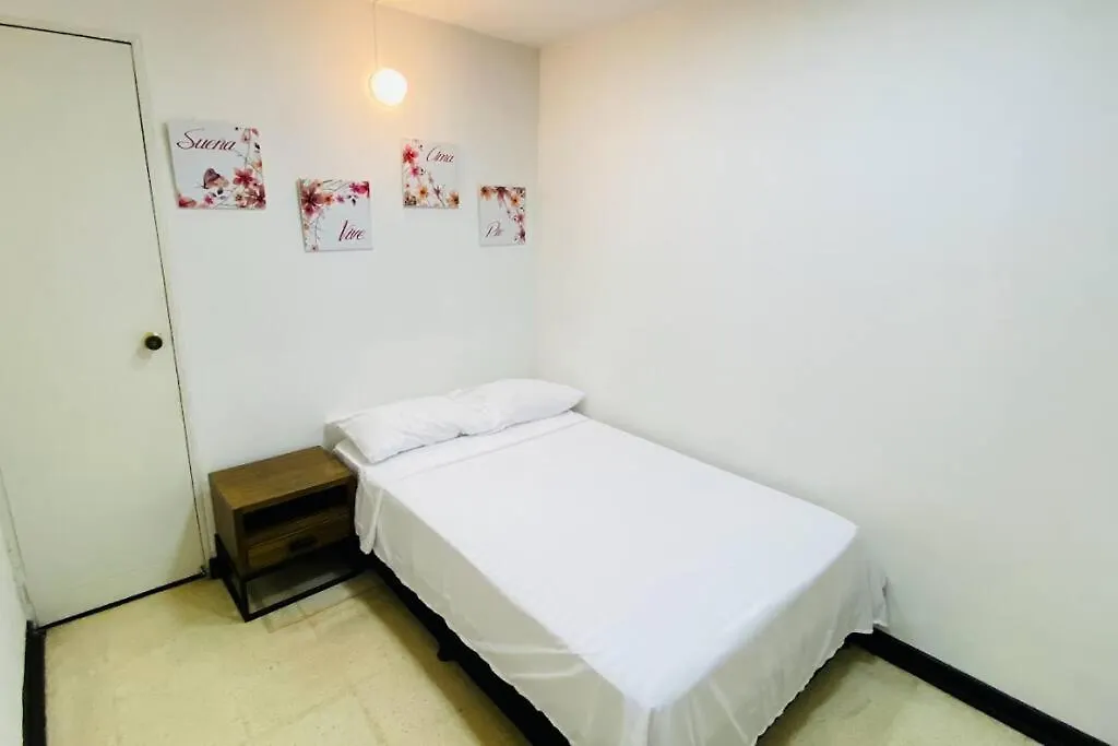 Casa Encanto Laureles! Casa Premium Medellin Con Parking- Estadio, Metro