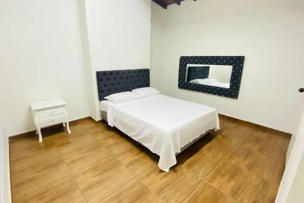 Casa Encanto Laureles! Casa Premium Medellin Con Parking- Estadio, Metro
